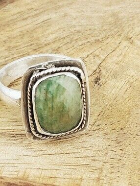 EMERALD GENUINE RING HANDMADE WITH RECYCLED STERLING SILVER METAL SZ 7.5